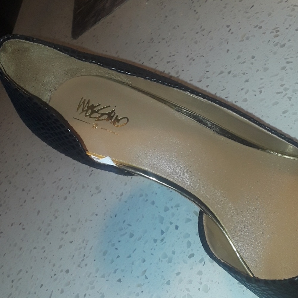 Heels - Picture 3 of 4